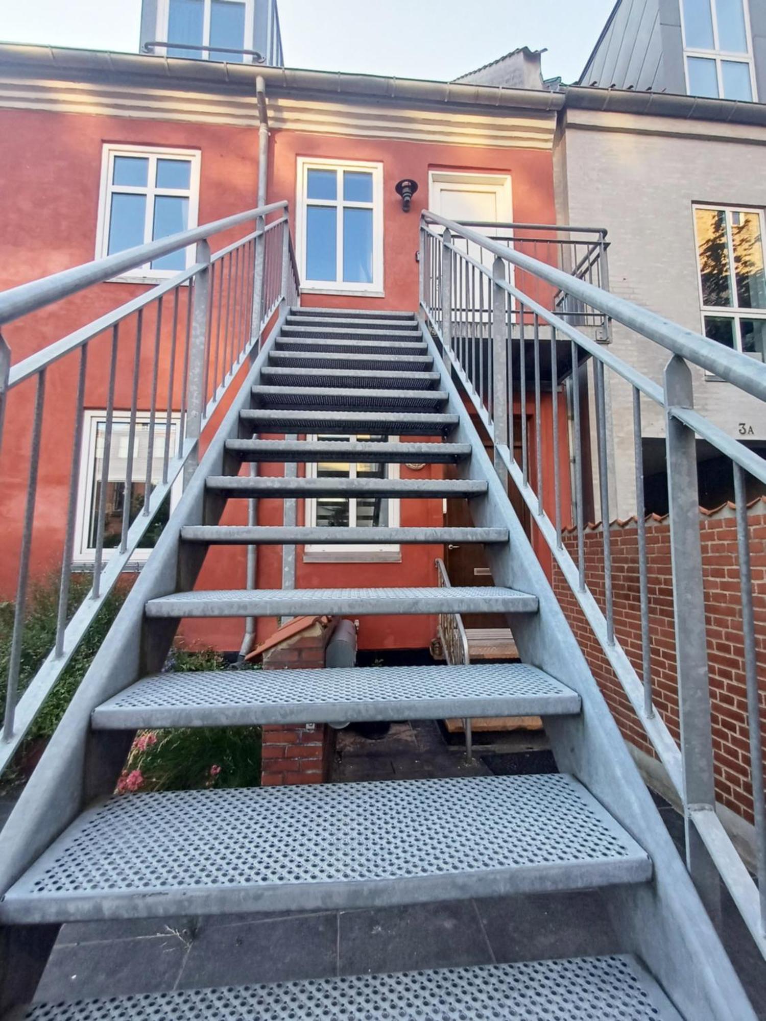 Beautiful 2 Bedroom Apartment Center Of City Randers Exterior foto